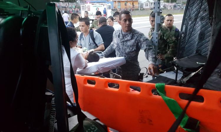 Siete pacientes evacuados por la Fuerza Aérea Colombiana desde el municipio de Planadas tras sufrir un accidente de tránsito 