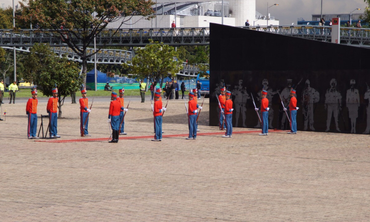 Colombia conmemora "Día de los Héroes de la Nación y sus Familias"