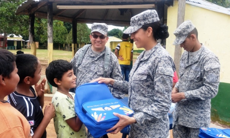 Niños libres con sueños de volar en Vichada