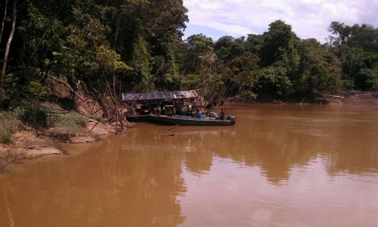 Golpe a la minería ilegal en el Amazonas propina la Fuerza Aérea Colombiana en operación conjunta