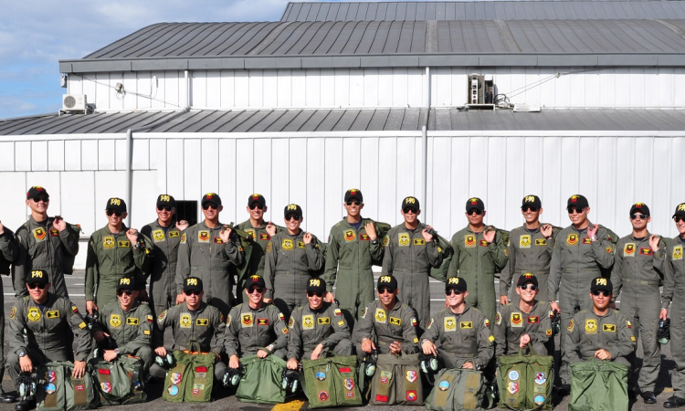 Alféreces del Curso 90 dieron el primer paso para alcanzar las Alas de Piloto Militar de la Fuerza Aérea Colombiana