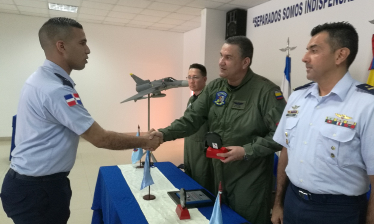 Fuerza Aérea Colombiana capacita en Defensa Aérea a oficiales de República Dominicana, Costa Rica y Guatemala