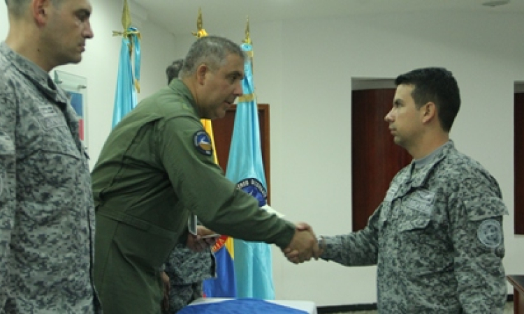 Clausura Curso Básico de Operaciones de Paz en CACOM-3