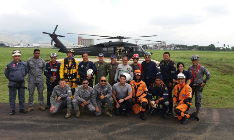 Fuerza Aérea Colombiana y entidades de socorro realizan entrenamientos para atender posibles emergencias  