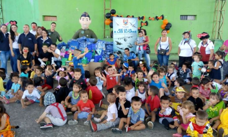 Niñas y niños de Villavicencio celebraron su día con integrantes del CACOM-2