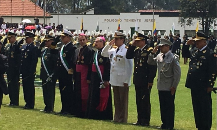 Comandante de la Fuerza Aérea Colombiana acompaña celebración de los 126 años de la Policía Nacional