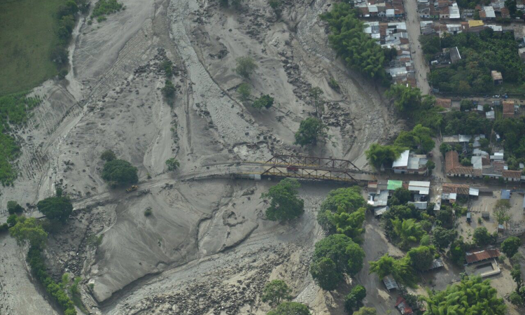 Fuerza Aérea Colombiana monitorea zona afectada en Corinto - Cauca 