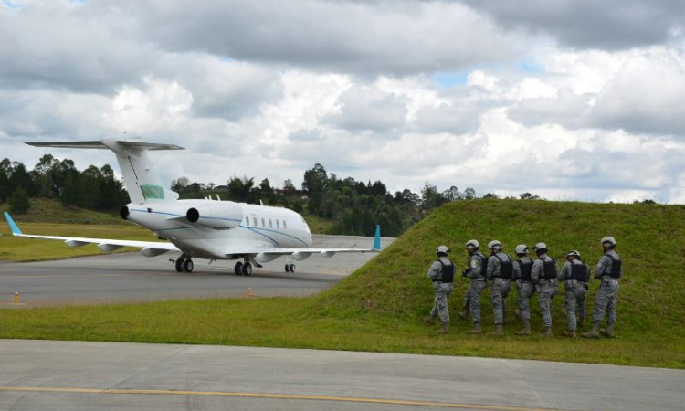 Fuerza Aérea participa en simulacro por amenaza en el aeropuerto internacional José María Córdoba