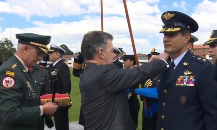 Tres oficiales de la Fuerza Aérea Colombiana ascendieron al grado de Brigadier General