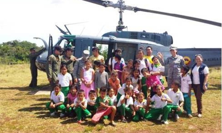 La Esmeralda, Vichada comparte en vísperas de navidad con la Fuerza Aérea Colombiana 