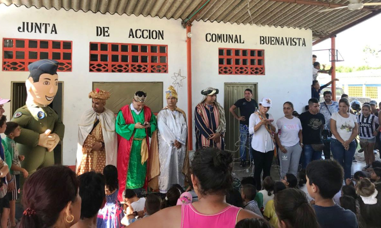 Fuerza Aérea Colombiana y Secretaría de Salud de La Dorada llevan alegría a los habitantes de Buenavista