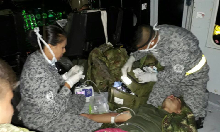 Fuerza Aérea Colombiana salva la vida de soldado en grave estado de salud