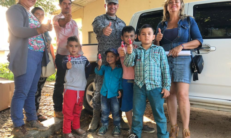 Plan Corazón Amigo, un reto del Componente Aéreo para beneficiar a los niños de la Vereda "Las Delicias" en la Macarena