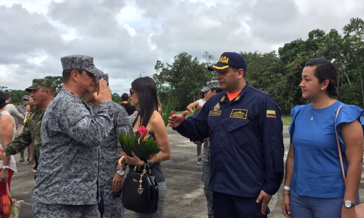 Saludo de navidad en el Grupo Aéreo del Amazonas 