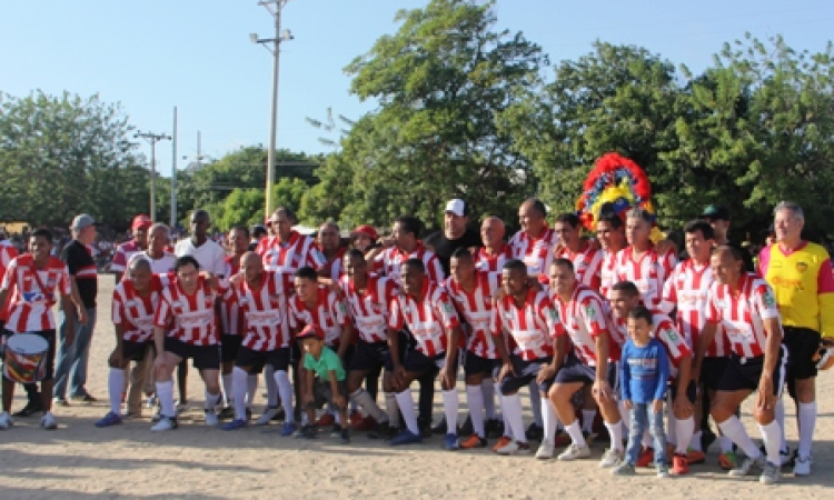 Fuerza Aérea Colombiana engalanó los cielos durante juego de las estrellas