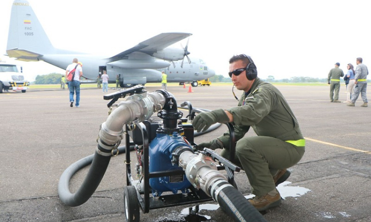 Audaz compromiso de la Fuerza Aérea Colombiana en la extinción de incendios en el Meta