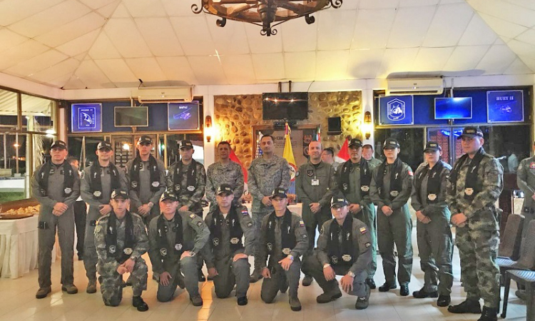 Futuros Pilotos Militares se preparan en el CACOM 4