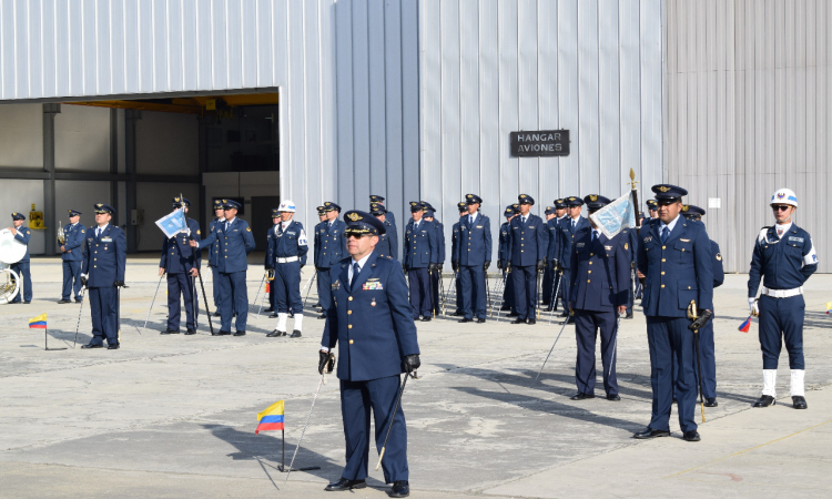 Ceremonia de transmisión de mando en el Comando Aéreo de Mantenimiento