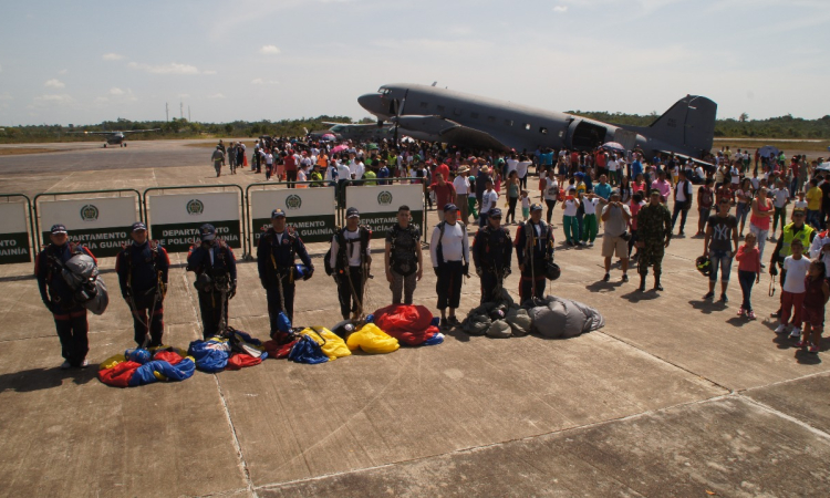 Primera Feria Aeronáutica en departamento de Guainía.