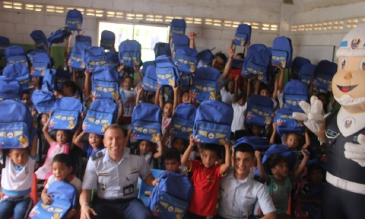 El Plan Corazón Amigo entregó 75 kits en el Colegio la Divina Enseñanza