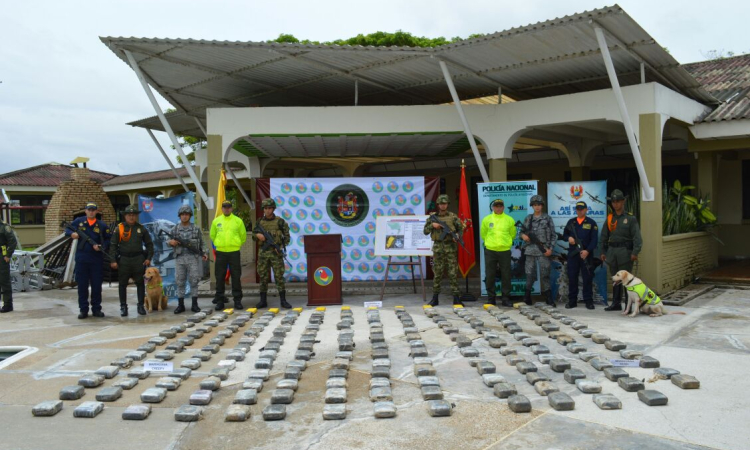 Fuerza Aérea Colombiana participa en operación contra delincuencia organizada en el Amazonas