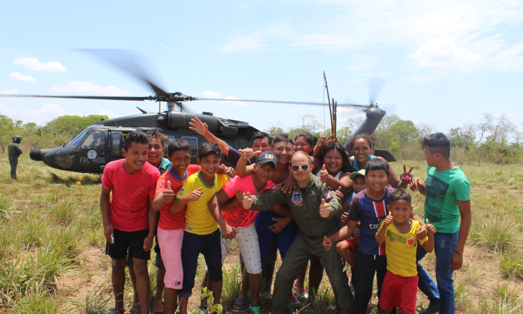 El Grupo Aéreo del Casanare lleva un 'día de sueño' a Caño Mochuelo 