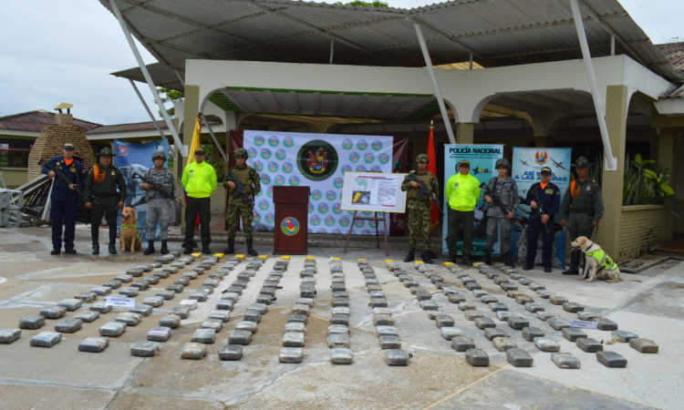 Fuerza Aérea Colombiana participa en operación contra delincuencia organizada en el Amazonas