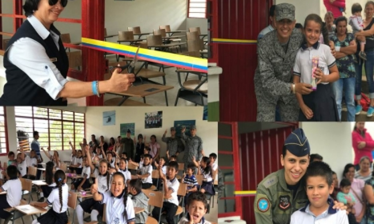La Fuerza Aérea Colombiana benefició a 30 niños de la Institución Educativa Los Guamitos