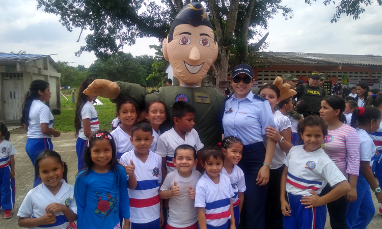 Fuerzas Militares celebraron el Día Universal del Niño en Solano