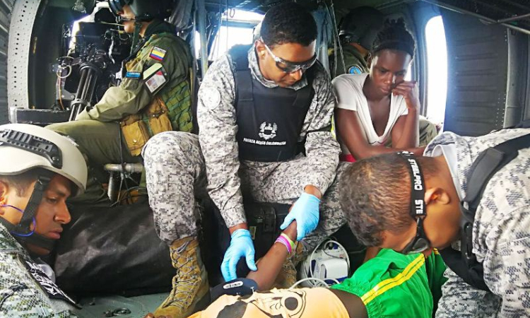 En un helicóptero UH-60, Ángel, fue evacuada una menor mordida por una serpiente