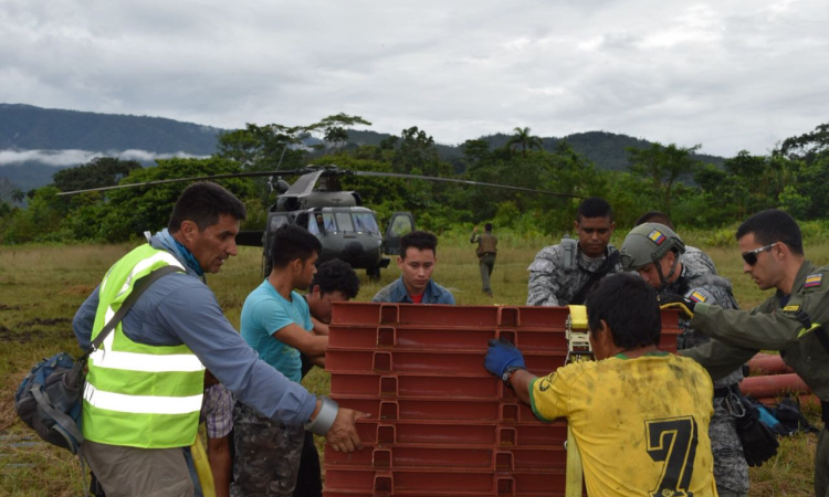 La Fuerza Aérea Colombiana y la Fundación Puentes de la Esperanza llevan desarrollo al departamento del Cauca
