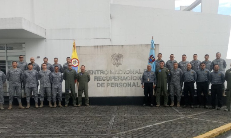 Con la participación de 23 personas, 20 de la Fuerza Aérea Colombiana y 3 de la Aeronáutica Civil, se llevó a cabo la clausura del primer curso coordinador de misión SAR, ejecutado entre el Grupo de Educación Aeronáutica del Comando Aéreo de Transporte Militar, CATAM y el Centro Nacional de Recuperación de Personal, CNRP. 