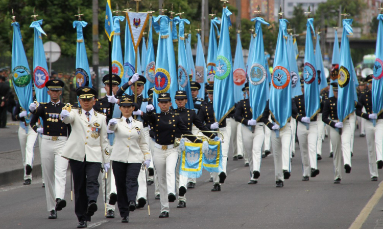 Despliegue de mística, disciplina y poder aéreo, realizó la FAC en desfile militar del 20 de Julio