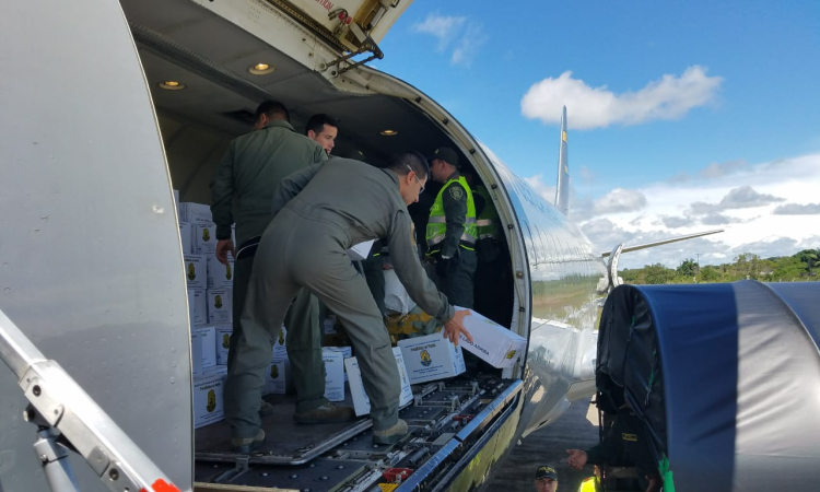Fuerza Aérea transporta ayuda humanitaria para damnificados de Guainía