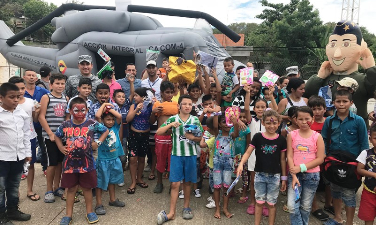 Cinco barrios del municipio de Girardot se beneficiaron gracias a la Fuerza Aérea Colombiana