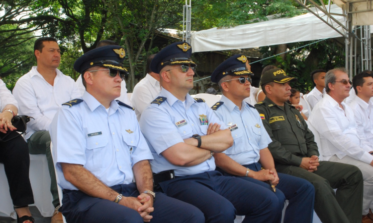 Fuerza Aérea acompañó celebración de los 208 años de Grito de Independencia de Colombia en Cali