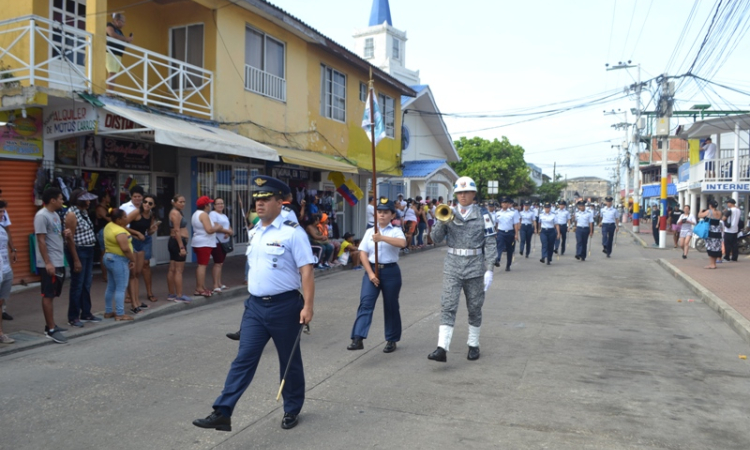 La Fuerza Aérea Colombiana vive la fiesta patria en San Andrés Islas