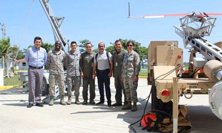 La Fuerza Aérea de los EE.UU visitó la Escuela Básica de Aeronaves Remotamente Tripuladas