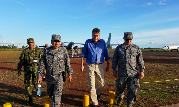 Ministro de Hacienda y Comandante de la Fuerza Aérea Colombiana visitaron el Grupo Aéreo del Oriente