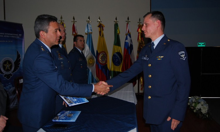 ESUFA culmina con éxito X Seminario Internacional de Doctrina Aérea y Espacial