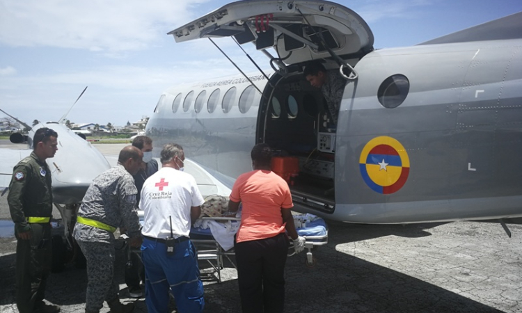 La Fuerza Aérea Colombiana traslada a menor isleño a Barranquilla