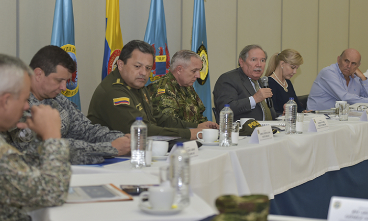 Ministro de Defensa lideró consejo de seguridad en la Base Aérea Marco Fidel Suárez