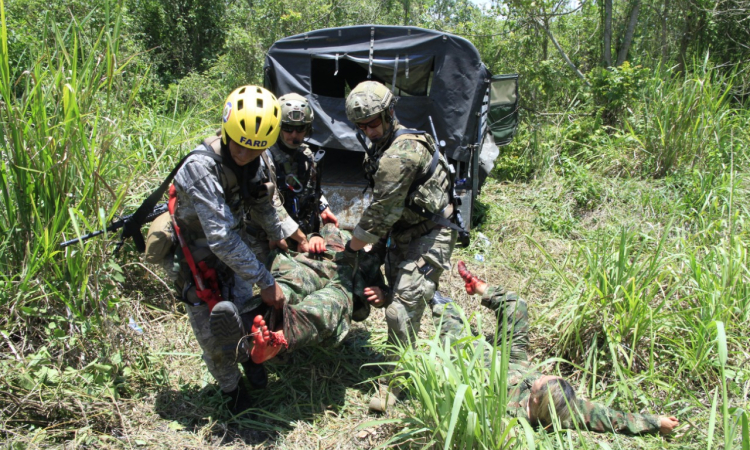Comandos especiales de 12 países fortalecen su entrenamiento en misiones de rescate en combate