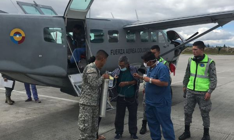 Fuerza Aérea Colombiana realizó el traslado aeromédico de adulto mayor con neumonía severa