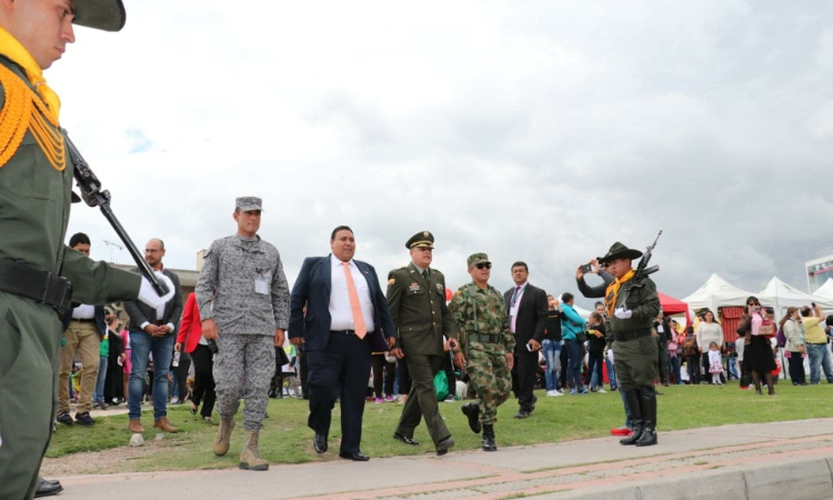 La Fuerza Aérea Colombiana acompañó la celebración de los 157 años del municipio de Mosquera