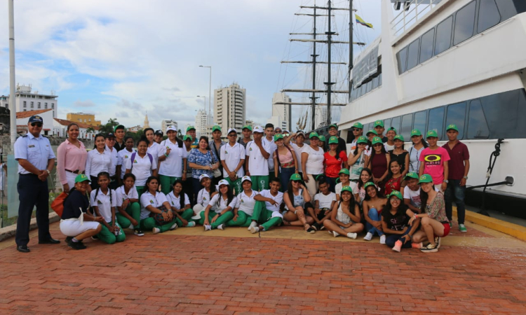 Fuerza de Tarea "Ares" realizó programa "Estudiar Sí Paga" con estudiantes del Vichada y Guanía
