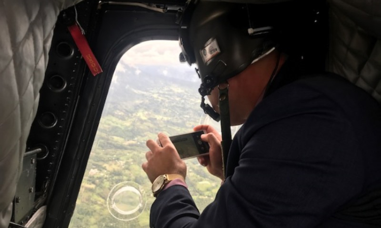 Fuerza Aérea Colombiana sobrevoló cerro Manjui verificando causas de las avalanchas presentadas en esta zona