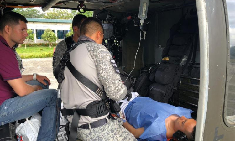 Patrullero herido con arma de fuego es evacuado por la Fuerza Aérea en Antioquia