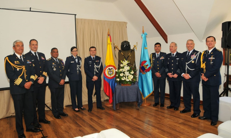 Agregaduría Aérea en Chile celebra Aniversario No. 99 de la FAC