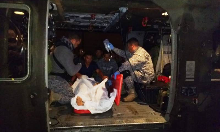 Soldado es evacuado en helicóptero tras sufrir accidente de tránsito